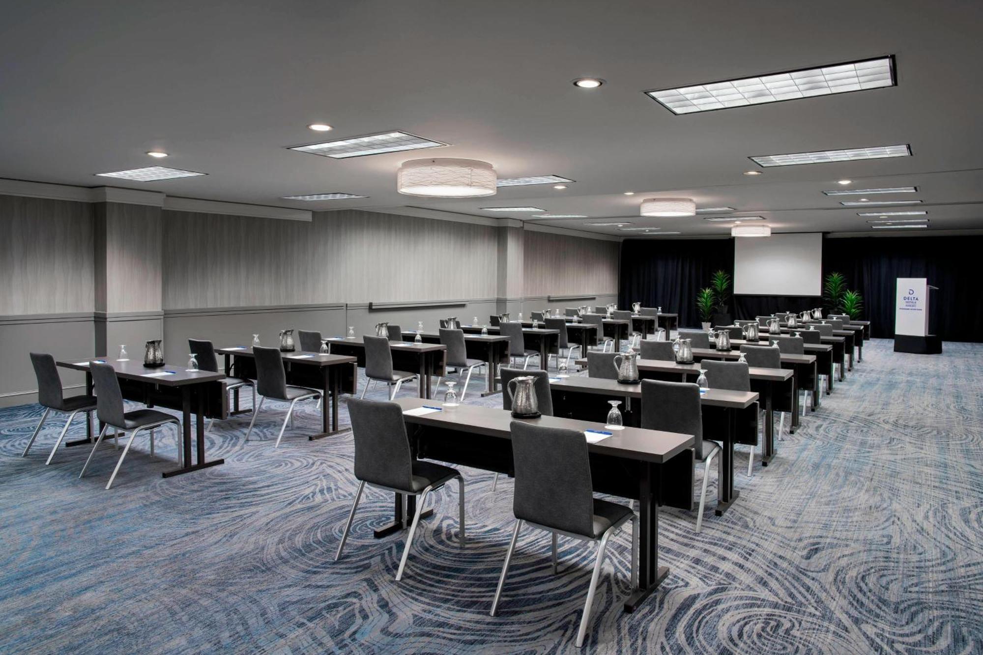 Delta Hotels By Marriott Richmond Downtown Extérieur photo