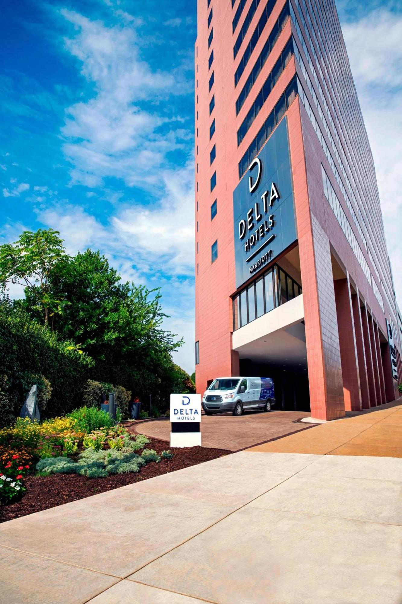 Delta Hotels By Marriott Richmond Downtown Extérieur photo