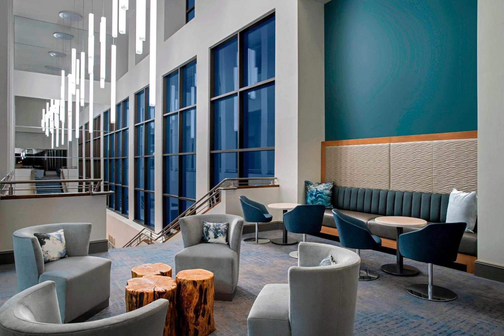 Delta Hotels By Marriott Richmond Downtown Extérieur photo