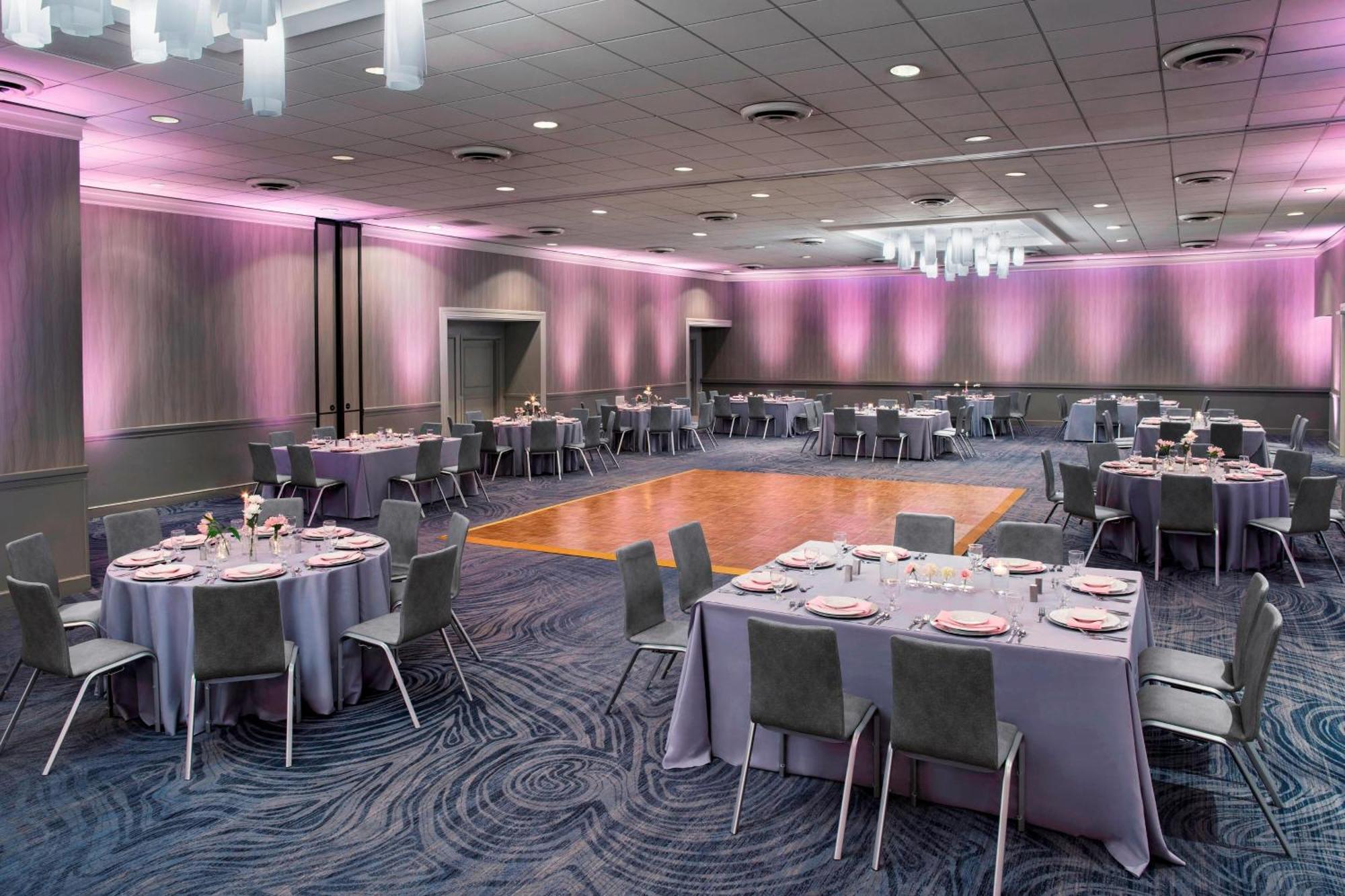 Delta Hotels By Marriott Richmond Downtown Extérieur photo