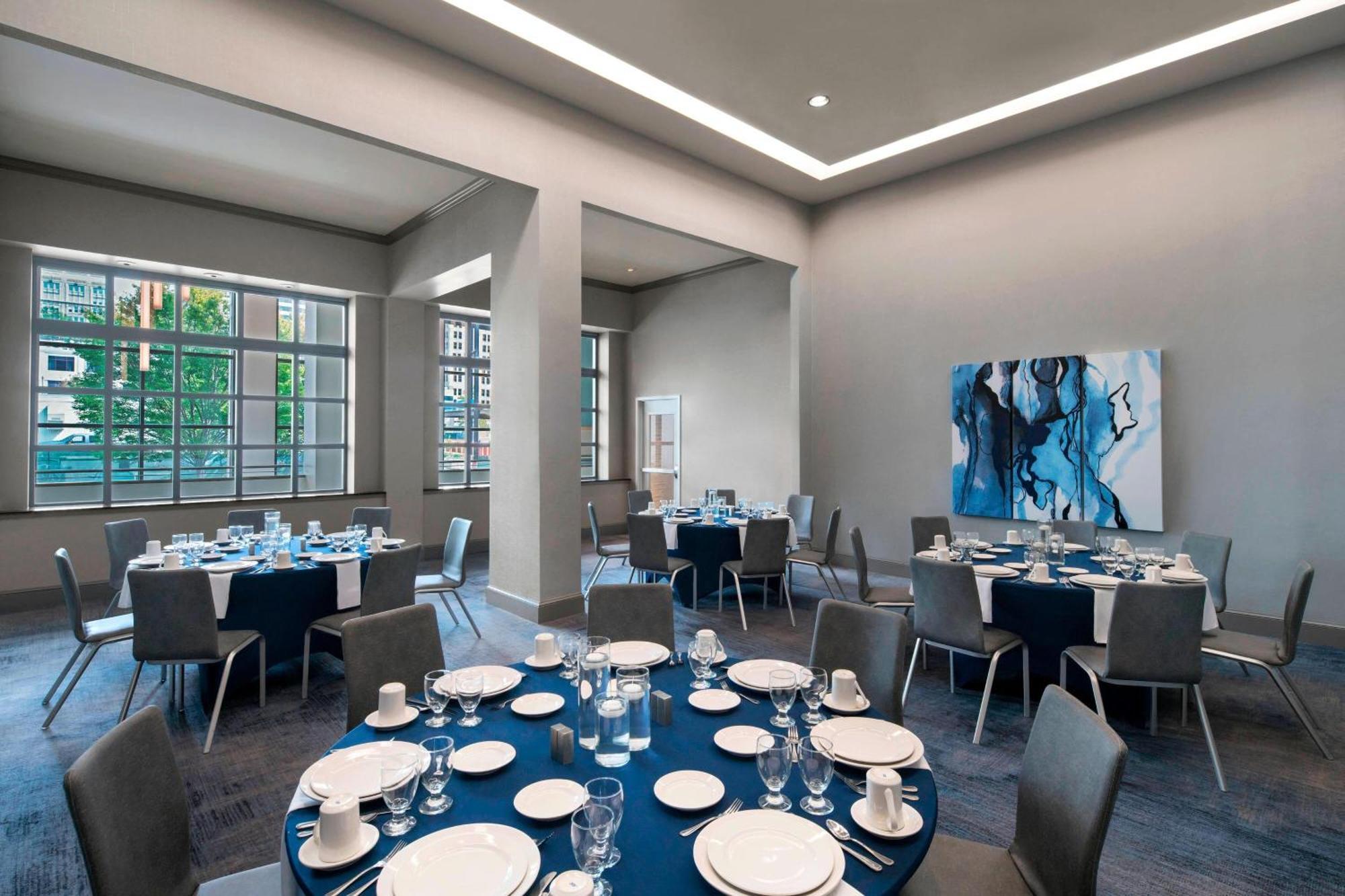 Delta Hotels By Marriott Richmond Downtown Extérieur photo